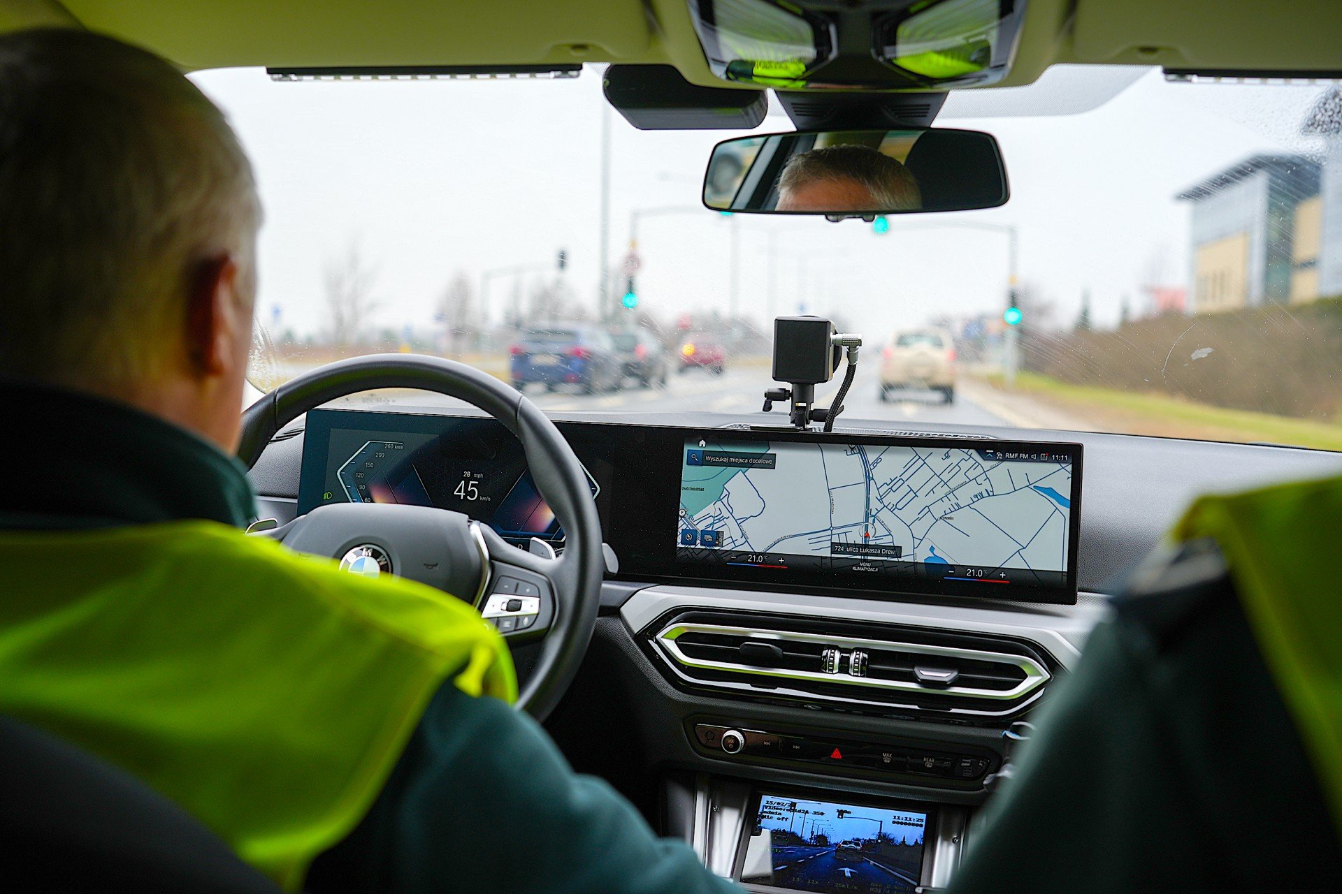 Označene policijske automobile itd. Da li mjere brzinu putničkih automobila?