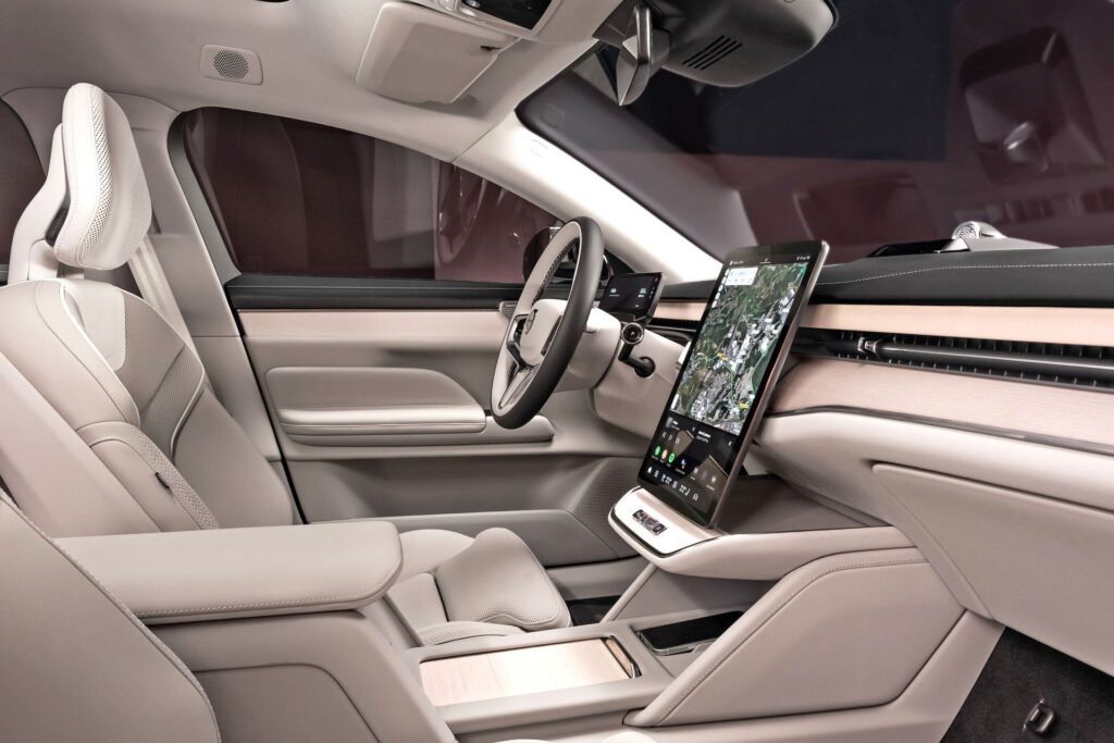 Volvo ES90